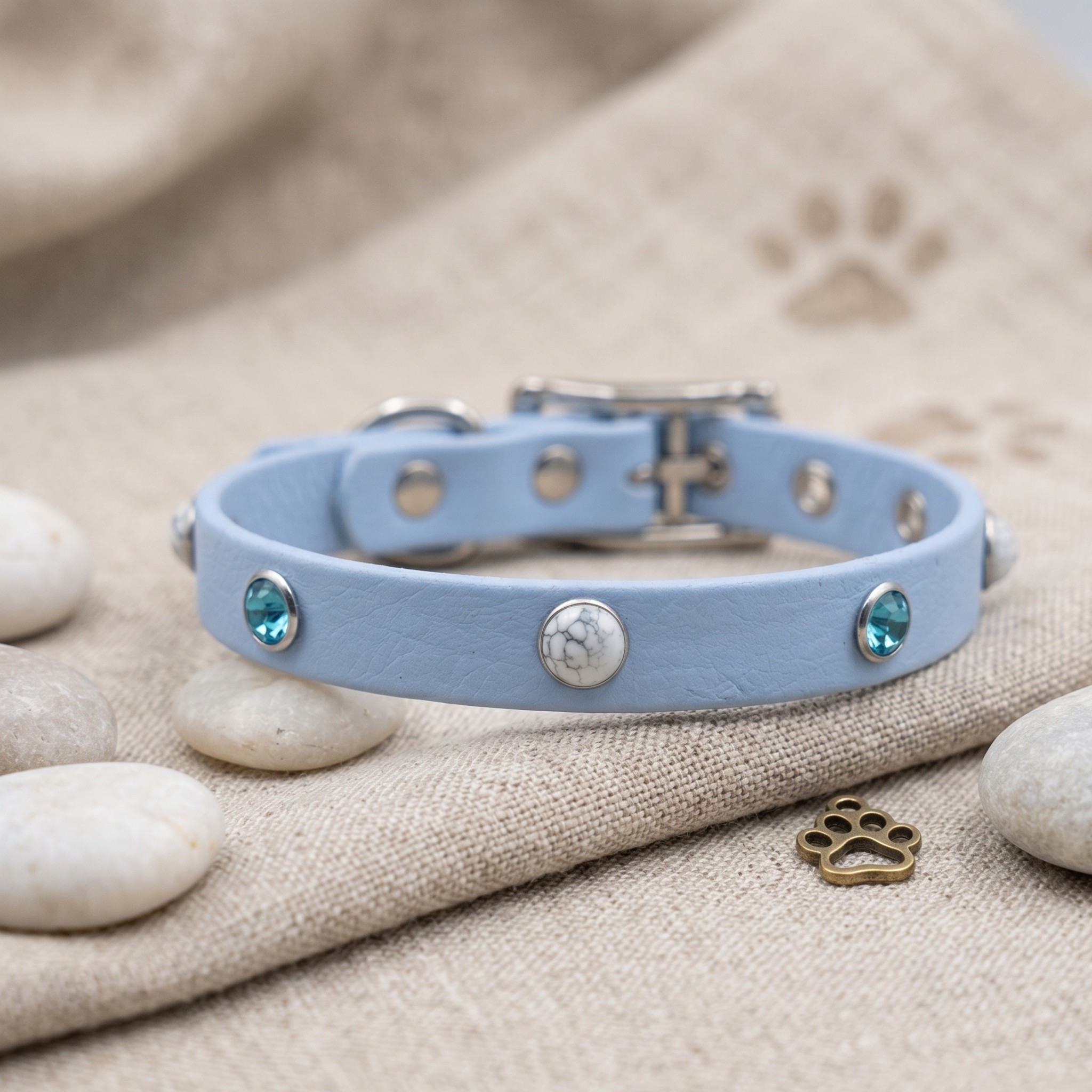 Collare Luxury Shine & Stone Collar – In Biothane® Light Gold con Cabochon e Punti Luce